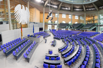 afd-steigt-auf-rekordwert,-merz-stürzt-ab